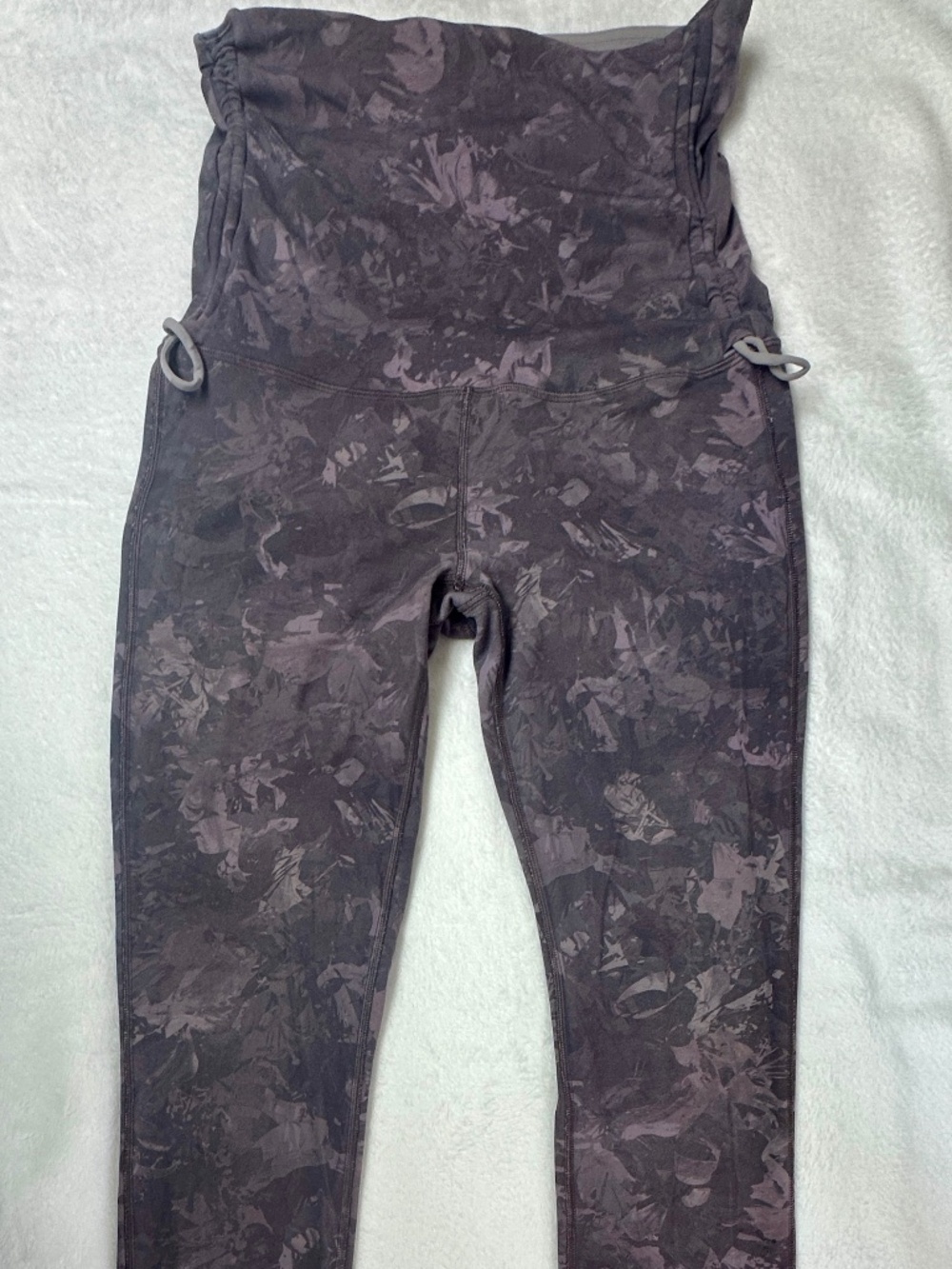 Rare Lululemon Hug Your Core Super High-Rise Reversible Stirrup Tights